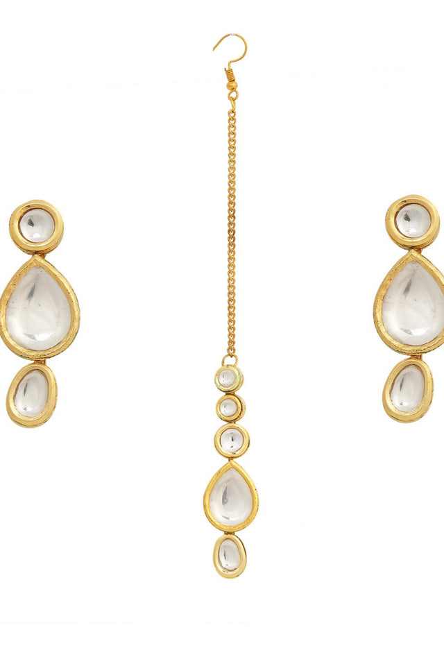 Golden Kundan & Beads Alloy Earrings with Maang Tikka