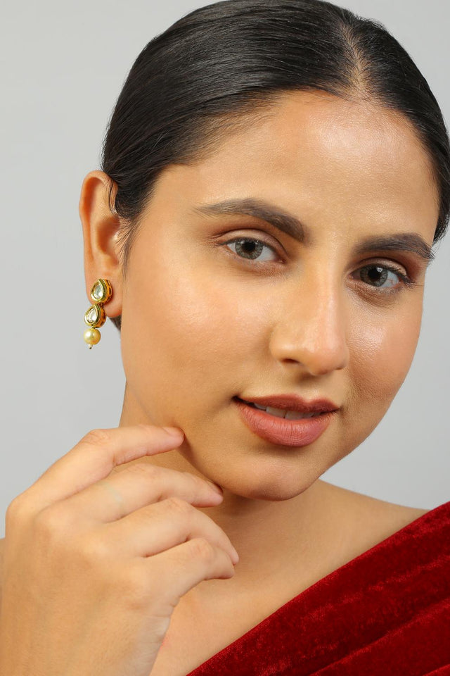 Golden Kundan & Beads Alloy Earrings