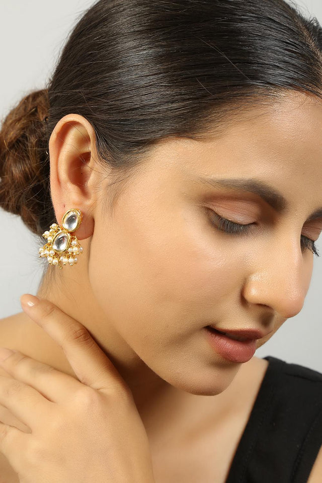 Golden Kundan & Beads Alloy Earrings