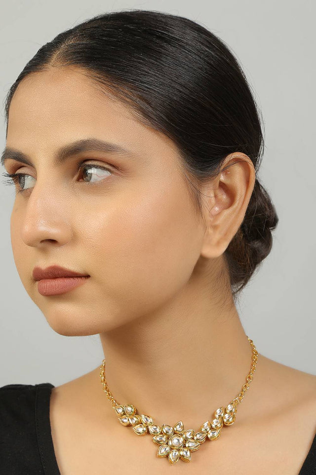 Golden Floral Kundan Alloy Necklace