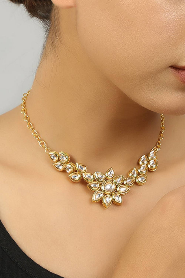 Golden Floral Kundan Alloy Necklace