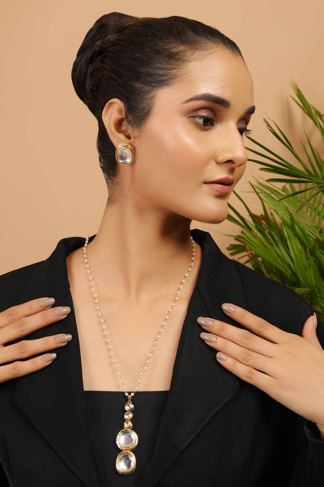 Golden Kundan Alloy Pendant Set