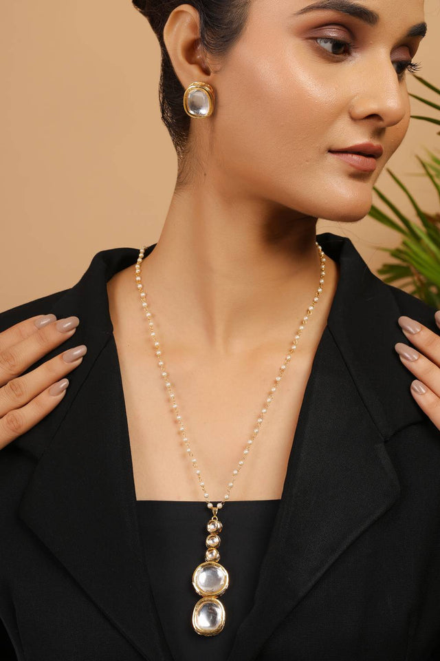 Golden Kundan Alloy Pendant Set