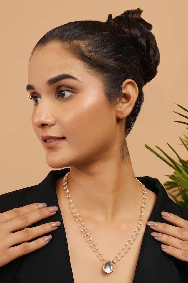 Golden Tear Drop Kundan Alloy Necklace With Pearls