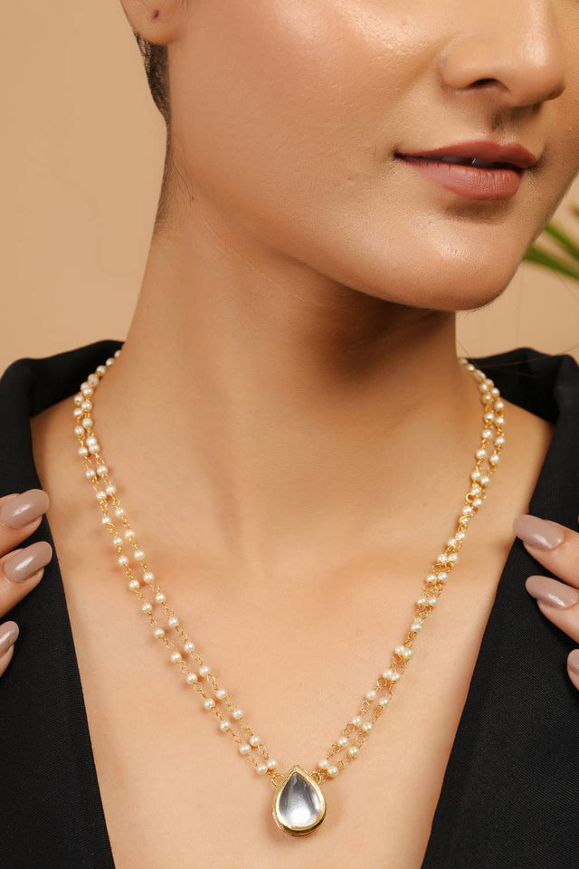 Golden Tear Drop Kundan Alloy Necklace With Pearls