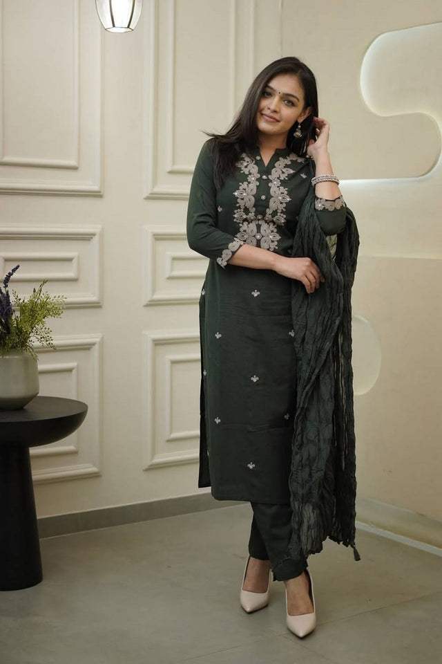 Green Floral Embroidered Rayon Kurti Pant Set