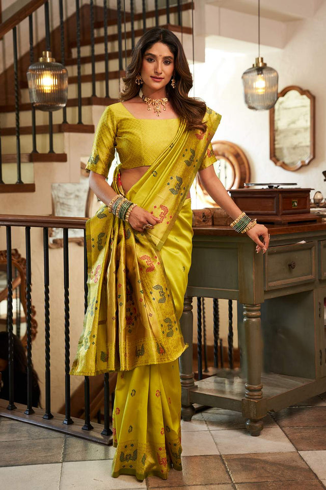 Green Paithani Peacock Woven Silk Blend Saree (HT1717)