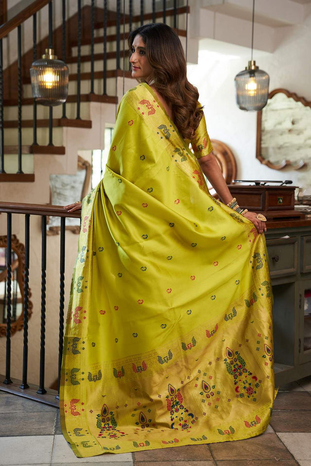 Green Paithani Peacock Woven Silk Blend Saree (HT1717)