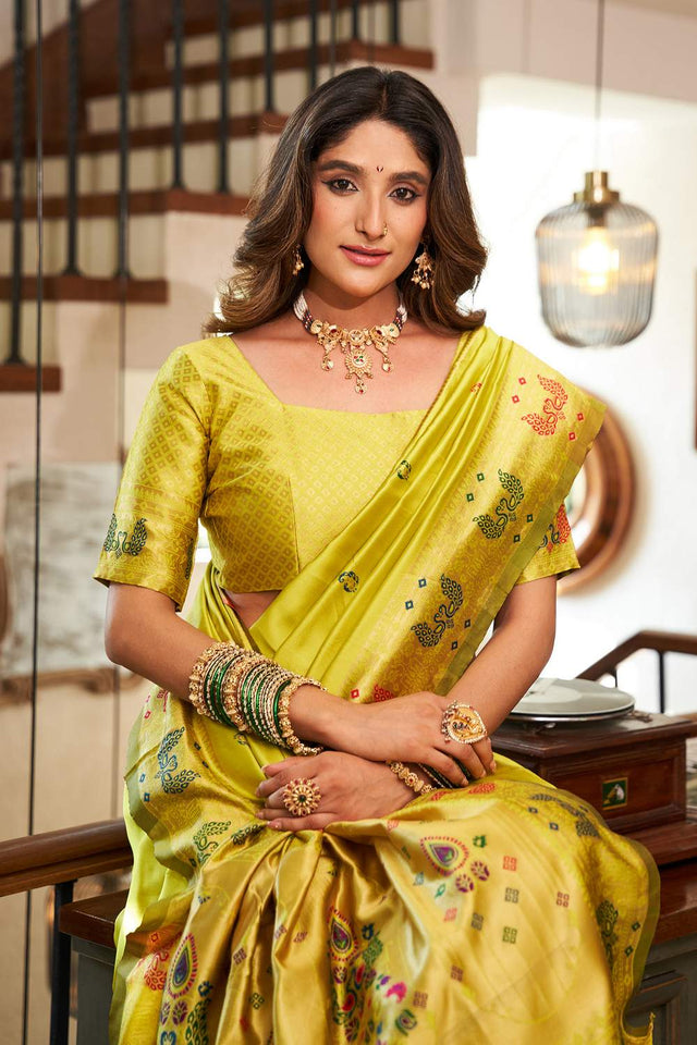 Green Paithani Peacock Woven Silk Blend Saree (HT1717)