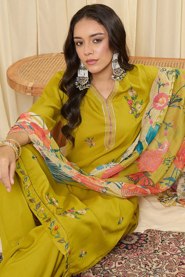 Green Embroidered Rayon Kurti Pant Set (IDKH5GN12392)
