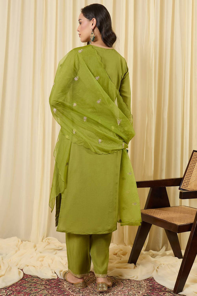 Green Embroidered Silk Blend Kurti Pant Set (IDKH9GN12423)