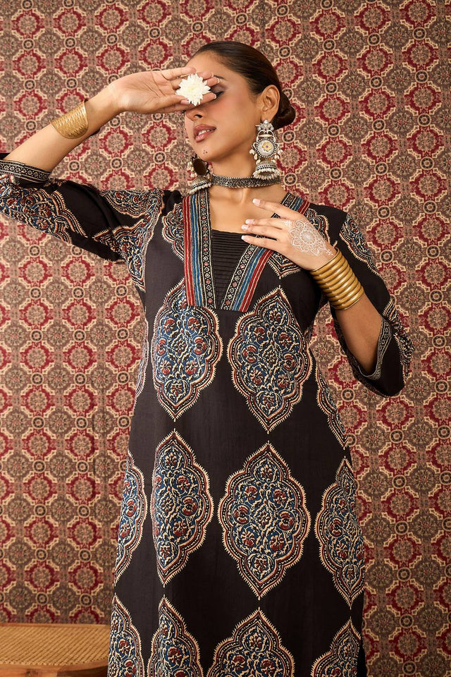 Black Printed Cotton Kurti Pant Set (IDKS0BK11281)