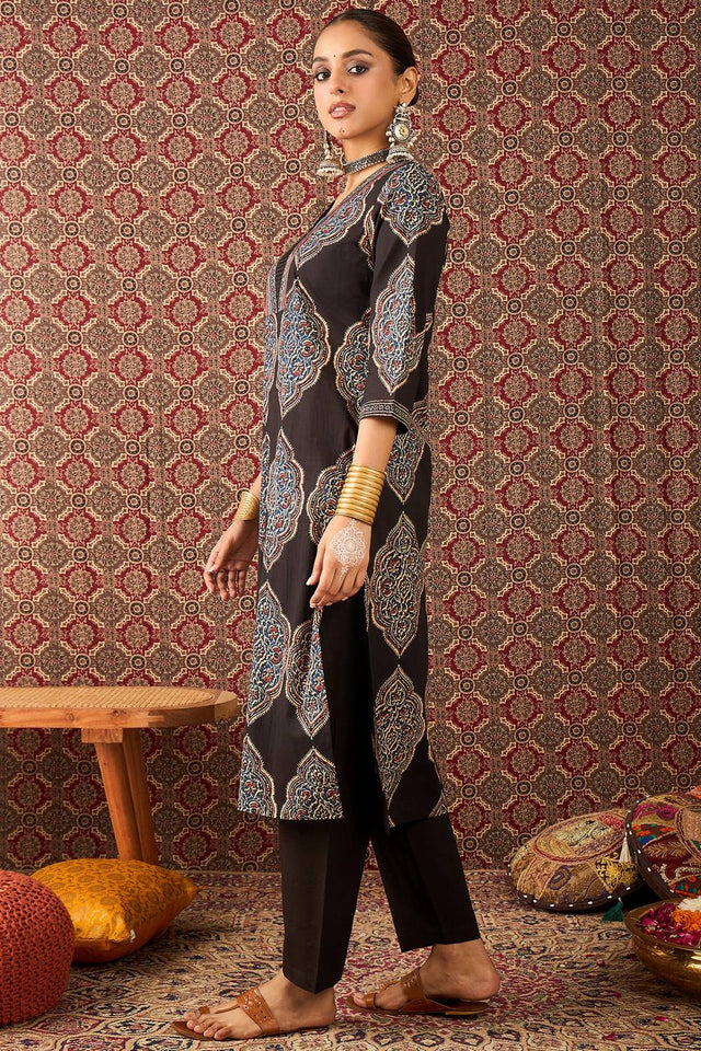 Black Printed Cotton Kurti Pant Set (IDKS0BK11281)