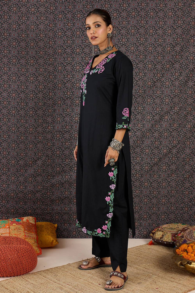 Black Embroidered Cotton Kurti Pant Set (IDKS0BK11940)