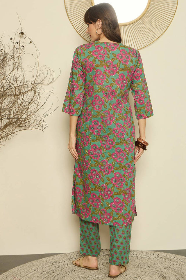 Green Floral Printed Cotton Kurti Pant Set (IDKS0GN11670)
