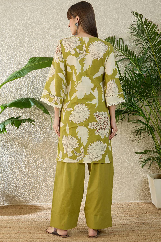 Green Floral Printed Cotton Kurti Pant Set (IDKS0GN12162)