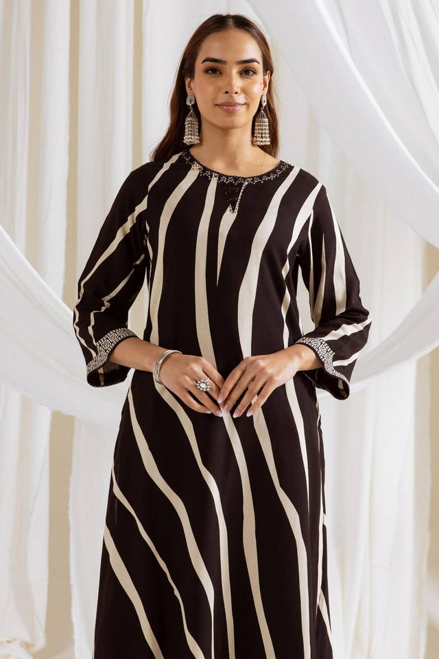 Black Printed Rayon Kurti Pant Set (IDKS5BK12440)