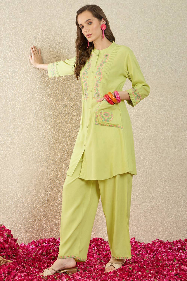 Green Embroidered Rayon Kurti Pant Set (IDKS5GN11565)