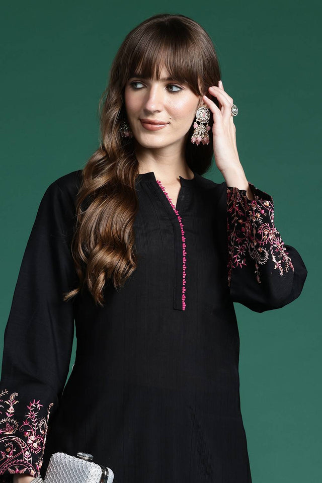 Black Embroidered Cotton Blend Kurti Pant Set (IDKS9BK10495)