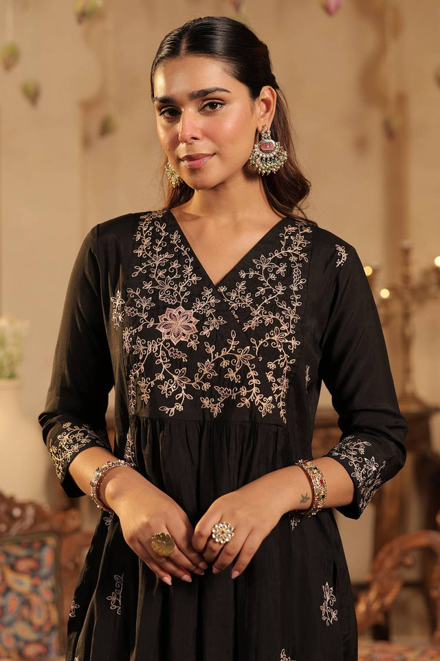 Black Floral Embroidered Silk Blend Kurti Pant Set (IDKS9BK12125)