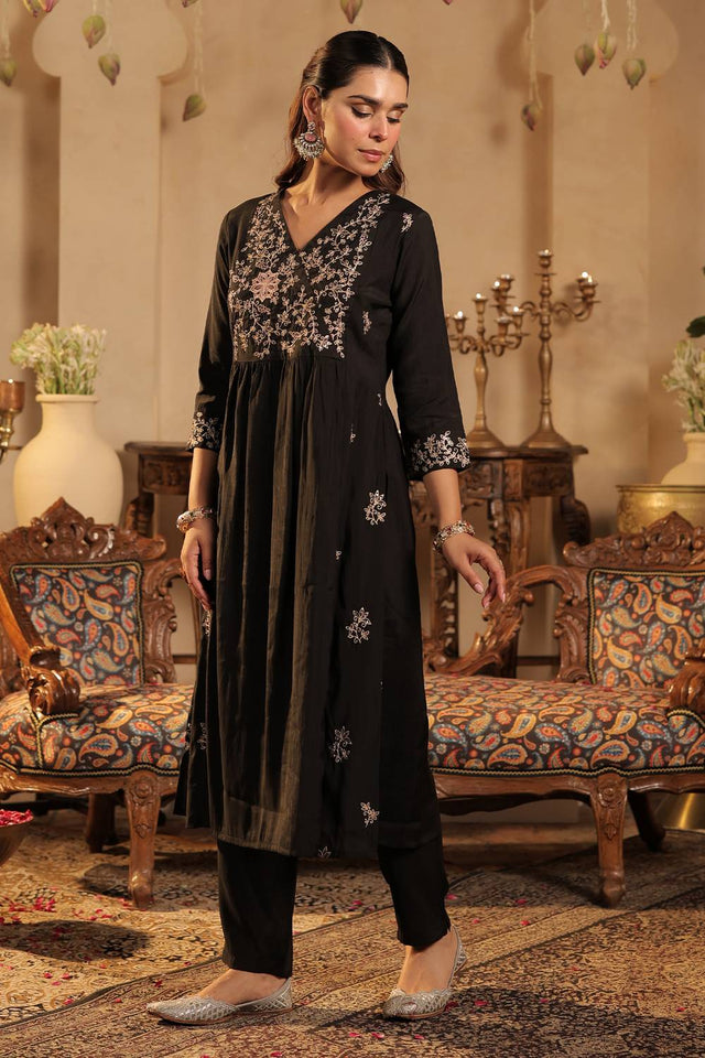 Black Floral Embroidered Silk Blend Kurti Pant Set (IDKS9BK12125)