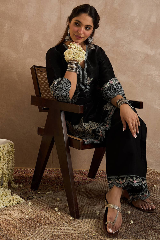 Black Embroidered Silk Blend Kurti Pant Set (IDST9KS112)