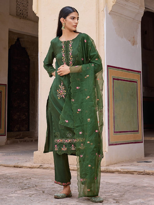 Green Silk Blend Solid Embroidered Straight Kurti Pant With Dupatta