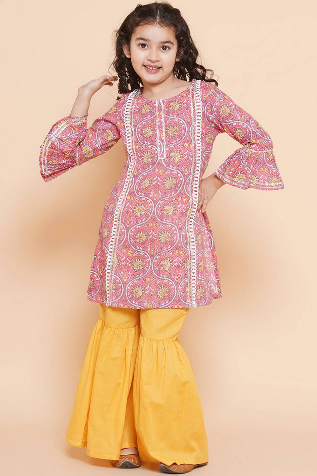 Girl's Pink Floral Printed Cotton Kurta Set