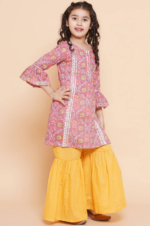 Girl's Pink Floral Printed Cotton Kurta Set