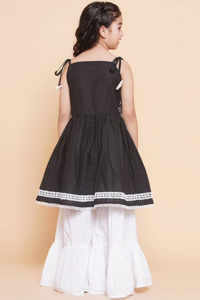 Girl's Black Ethnic Motifs Embroidered Cotton Kurta Set