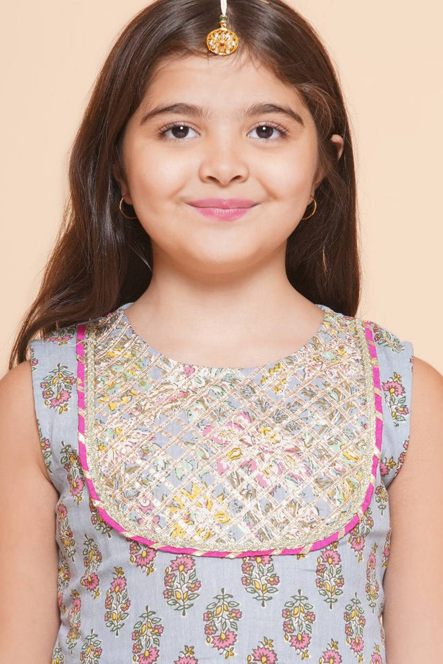 Girl's Grey Floral Printed Cotton Kurta Set