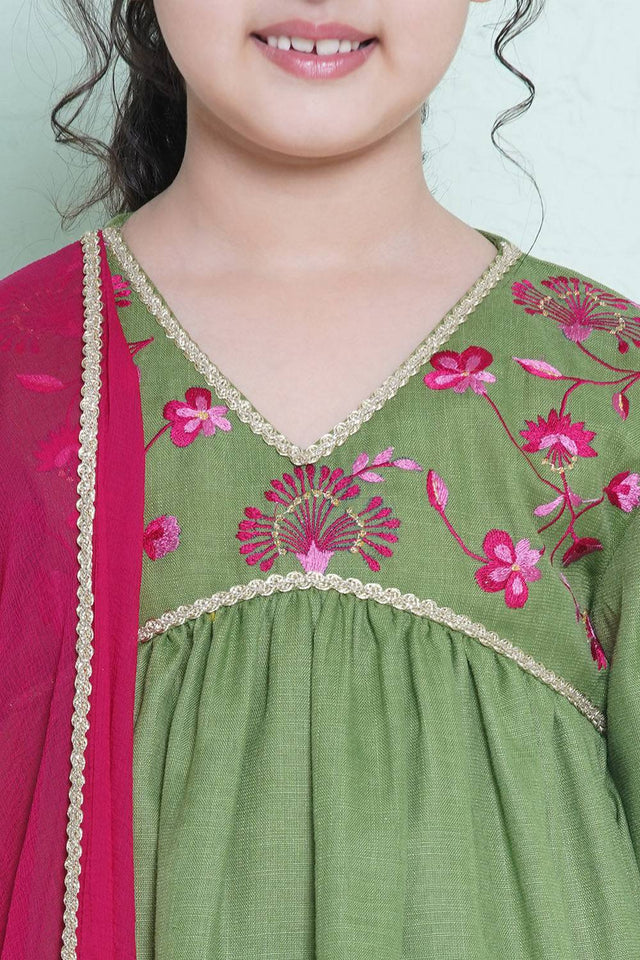 Girl's Green Embroidered Cotton Kurta Set