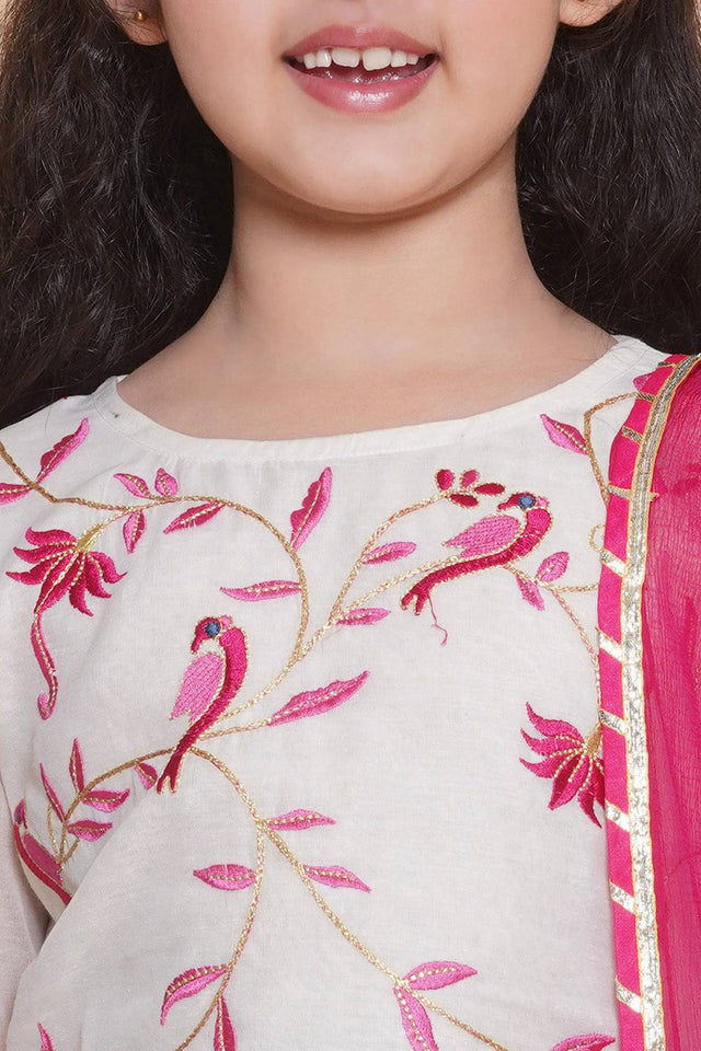 Girl's White Solid Silk Lehenga