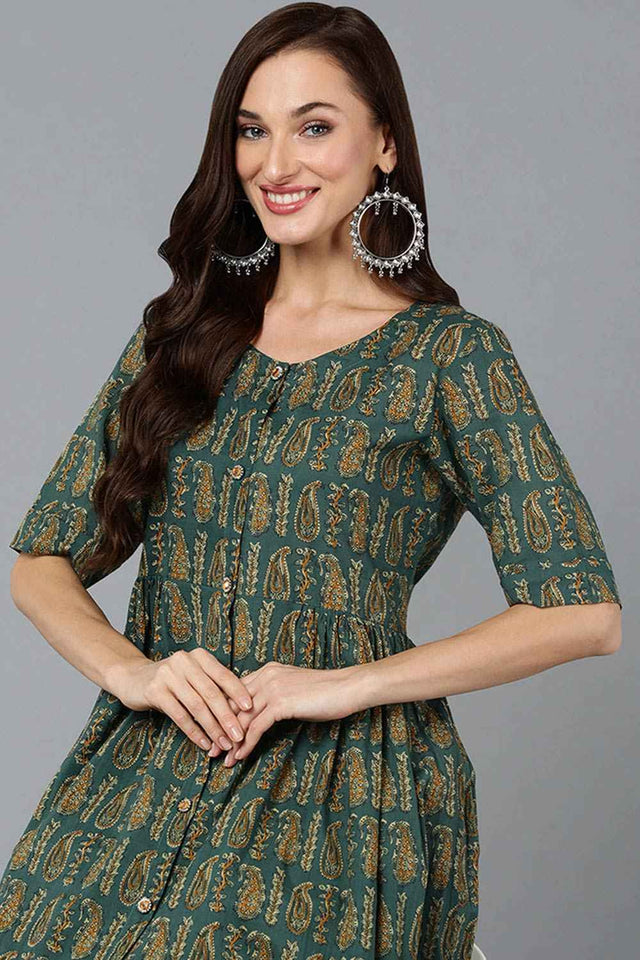 Green Cotton Embroidered Round Neck Kurti