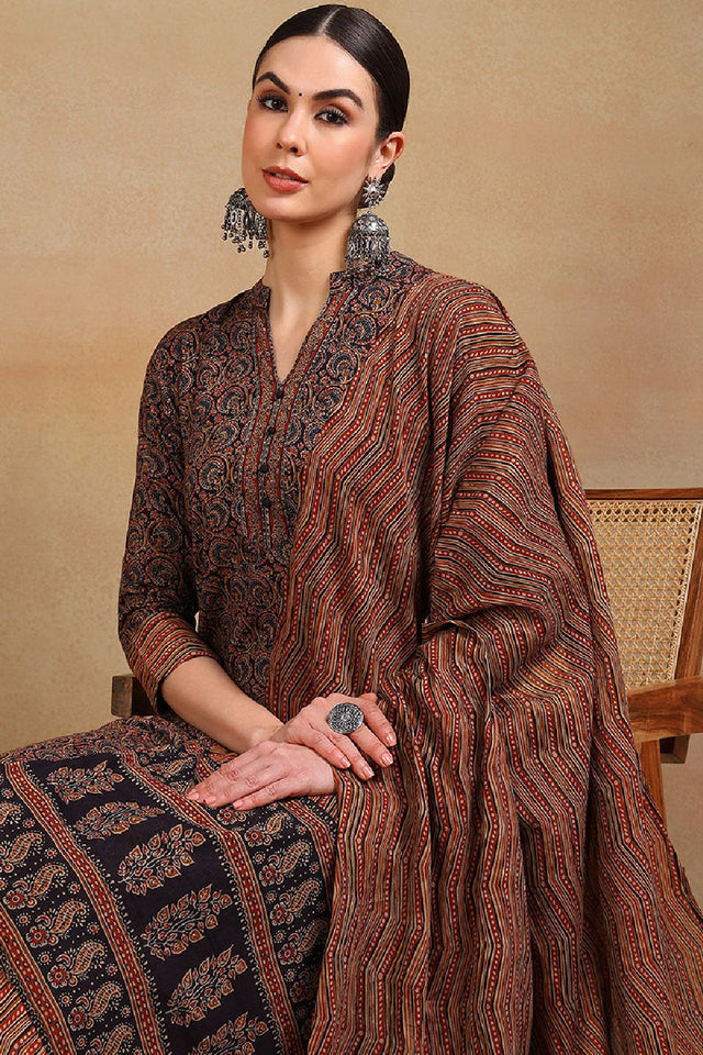 Navy Blue Rayon Blend Ethnic Motifs Printed Straight Cut Suit Set