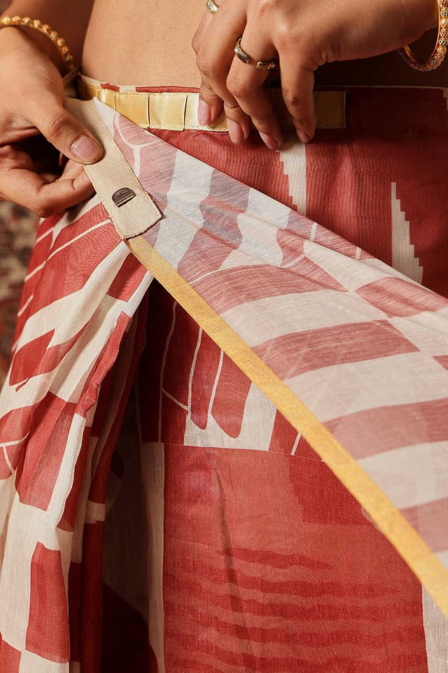 Maroon Abstract Printed Cotton Blend Ready to Wear Saree