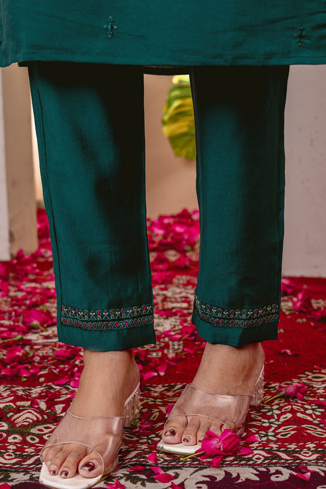 Green Floral Embroidered Viscose Kurti Pant Set (iva-112-Green)