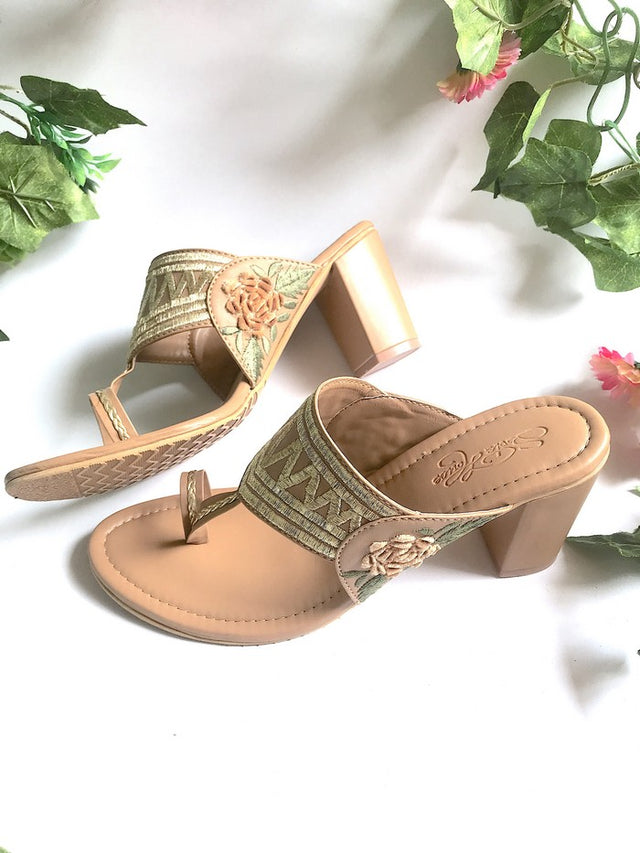 Vegan Leather Kolhapuri Block Heels In Gold