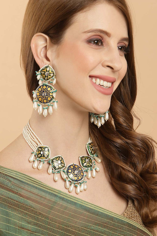 Blue And White Gold-Plated Kundan And Pearls Dangler Earring