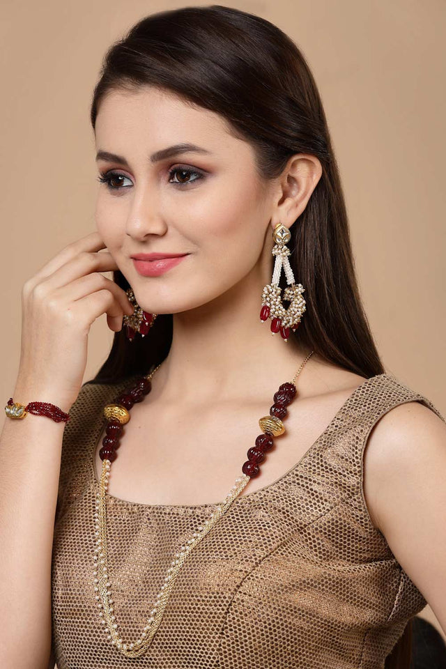 Red And Gold Gold-Plated Kundan And Pearls Chandbali Earrings