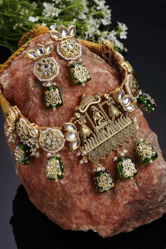 Green And White Gold-Plated Kundan And Pearls Jewelry Set