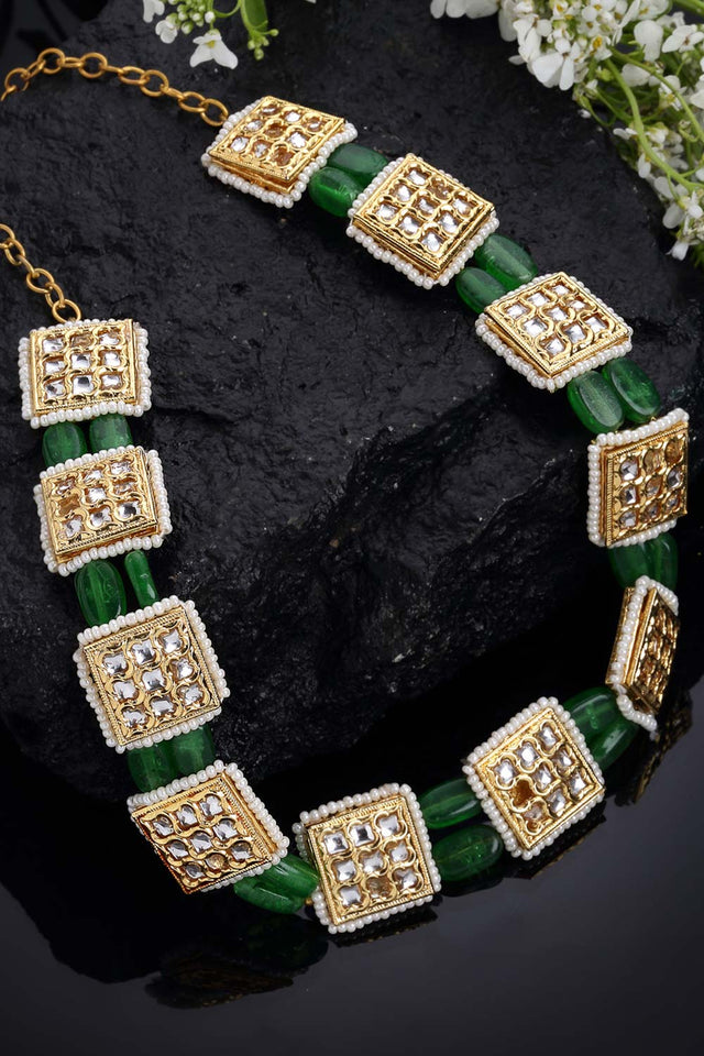 Green And White Gold-Plated Kundan And Pearls Necklace