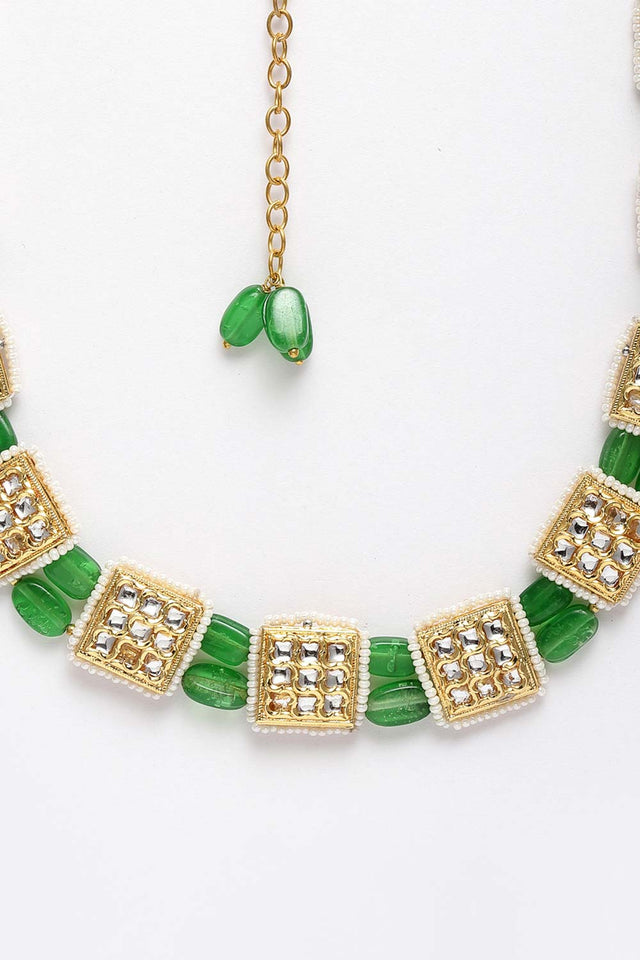 Green And White Gold-Plated Kundan And Pearls Necklace