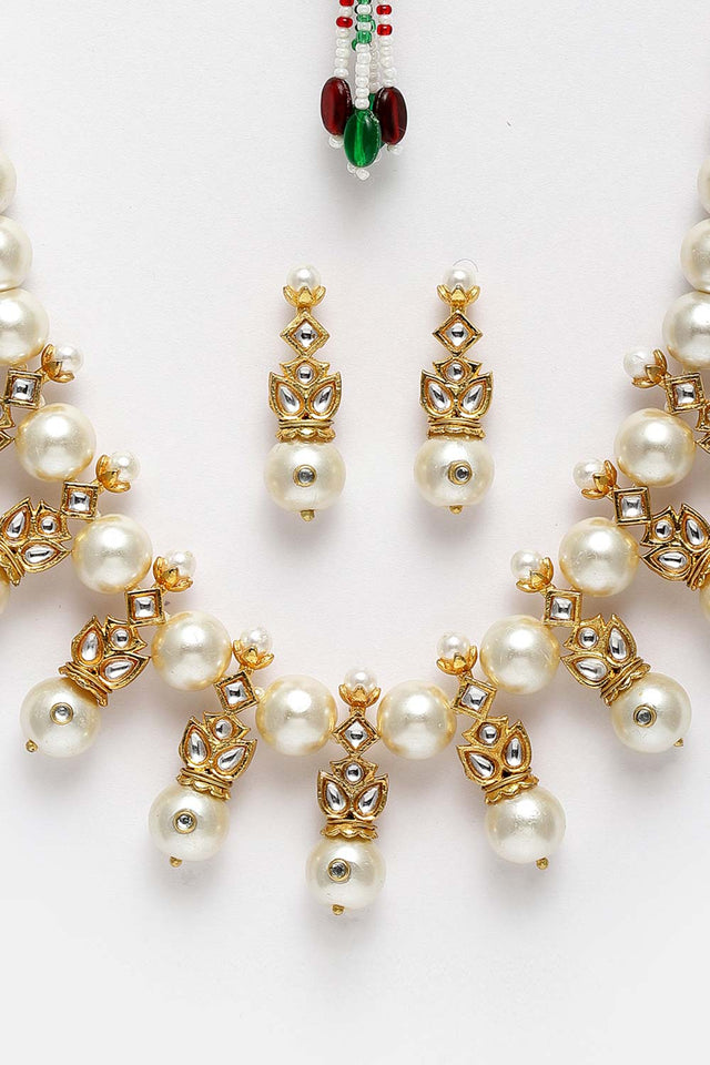 Gold And White Gold-Plated Kundan And Pearls Jewelry Set