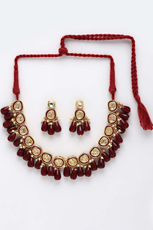 Red And Cream Gold-Plated Kundan And Pearls Jewelry Set