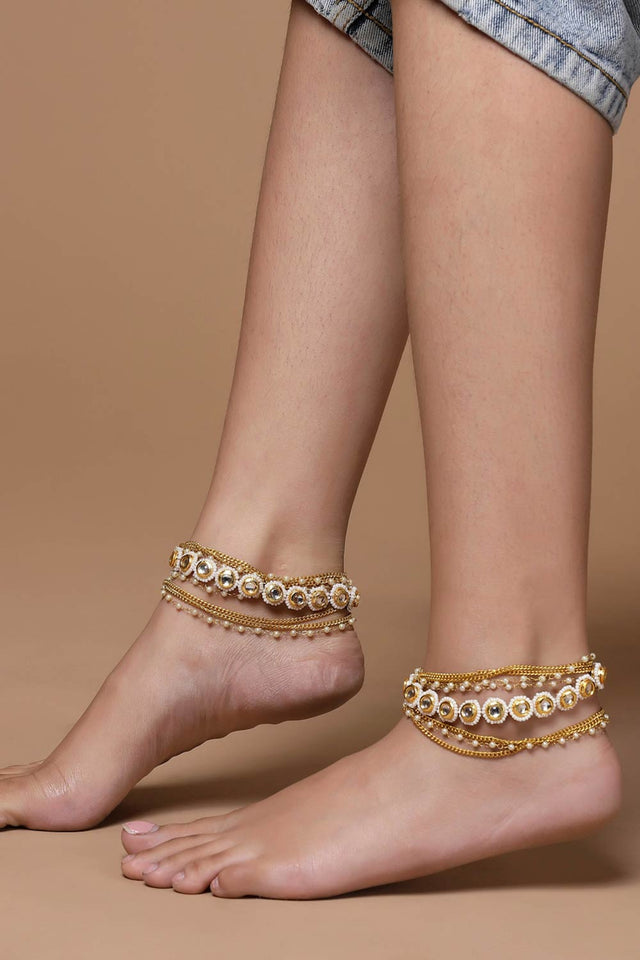 Gold And White Adjustable Anklet With Kundan And Pearls