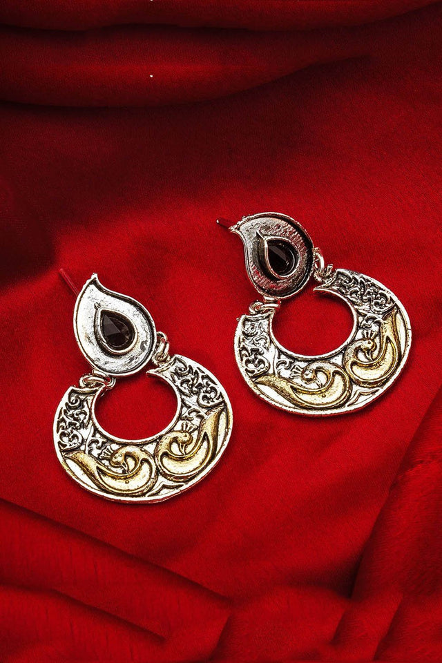 Buy Women's Oxidized Alloy Chandelier Earrings in Silver Online