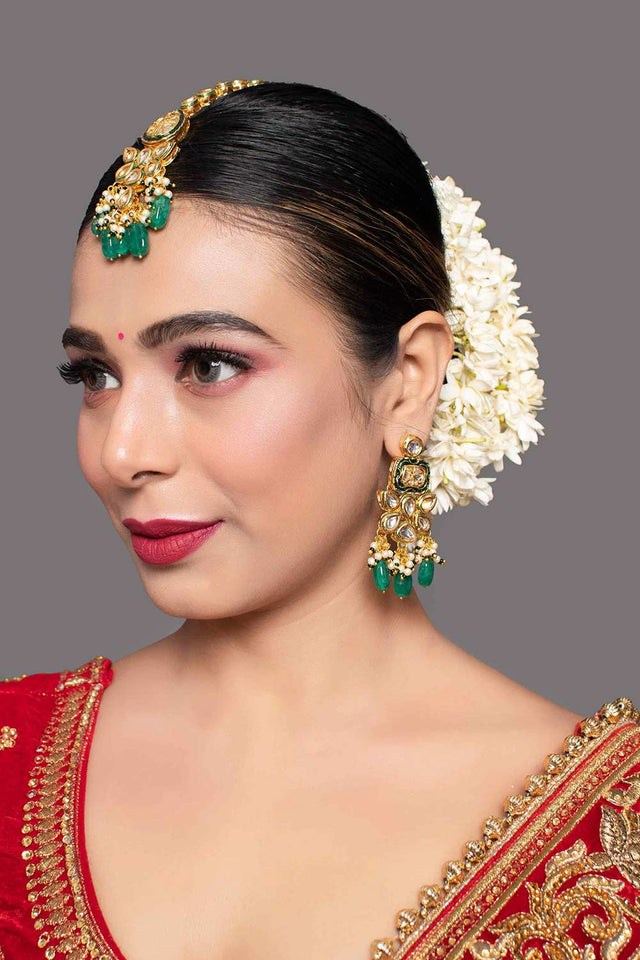Green Gold Toned Kundan Earrings With Maangtikka (FEMBD016)