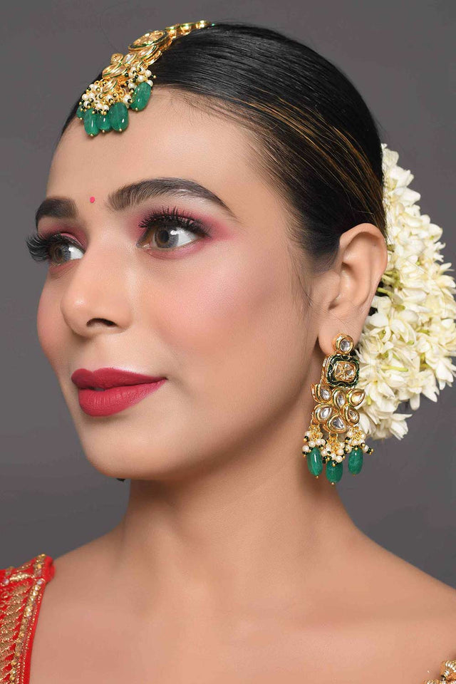 Green Gold Toned Kundan Earrings With Maangtikka (FEMBD016)