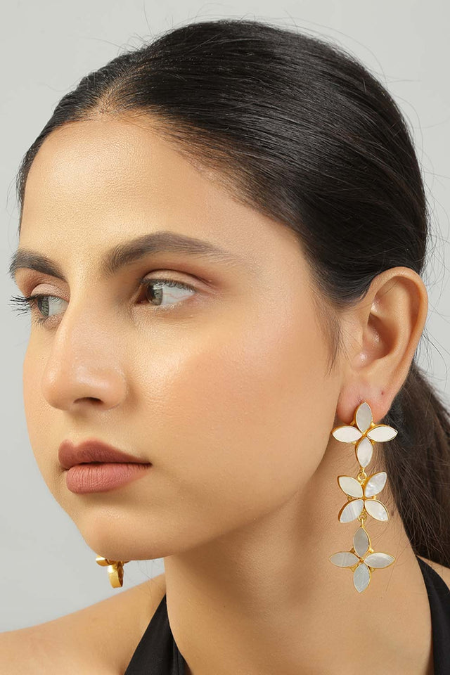 Mother Of Pearl Earrings (FEMCJ011)